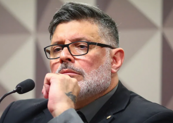 Alexandre Frota se oferece para pagar multa de jornalista condenado em ação movida por Carla Zambelli